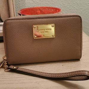 Michael Kors Wristlet